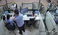 男子用双胞胎弟弟护照出境，一个面部细节当场被民警识破