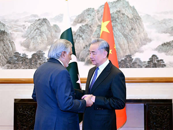 “美方故作姿态:对中方行动,没兴趣”