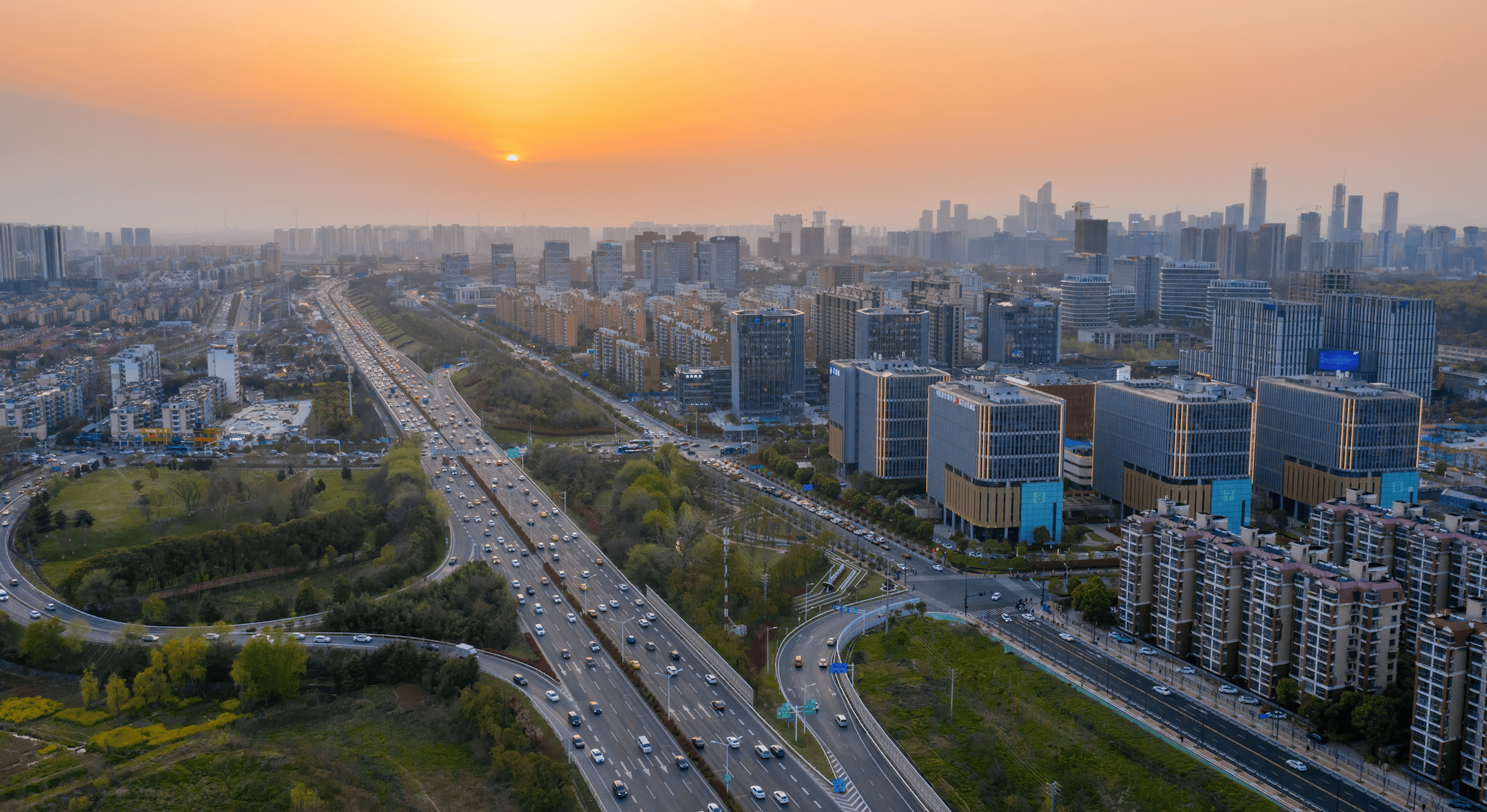 南京重提“千万人口”目标背后：人口连续四年净流入，人均收入排江苏第二