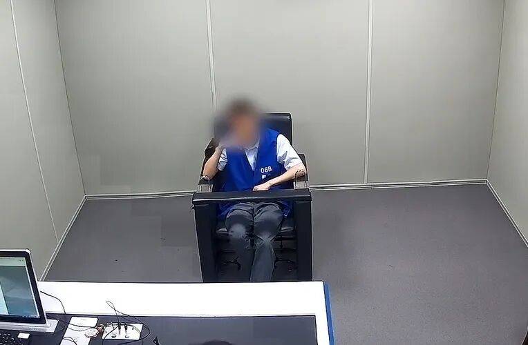 男子利用漏洞“跟车逃费”183次：每次趁前车缴费抬杆瞬间，一脚油门紧跟而出；警方：累计逃费3000余元，涉嫌盗窃罪已刑拘