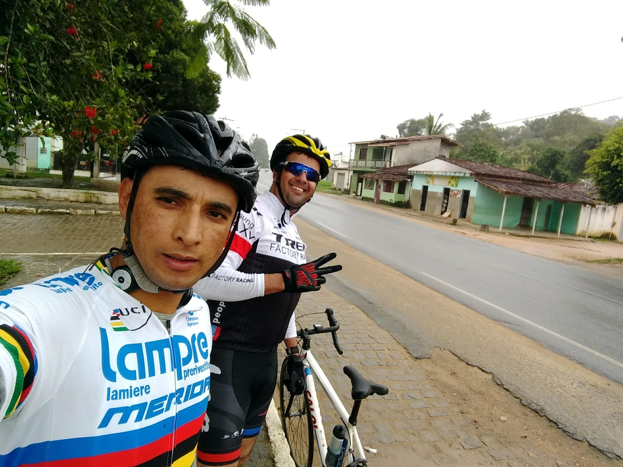 Amom(阿嬷闽南语) Amom(阿嬷闽南语)