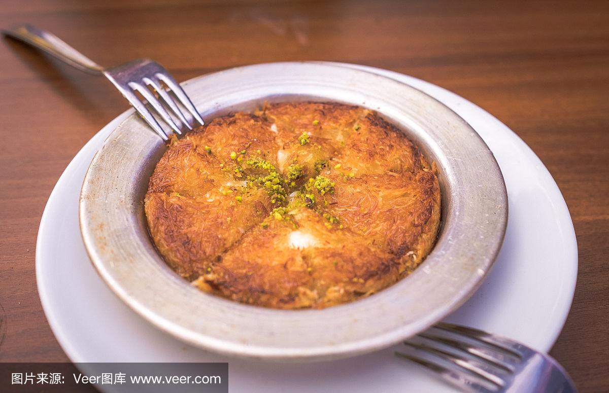 Kuna(苦难辉煌读后感) Kuna(苦难辉煌读后感)